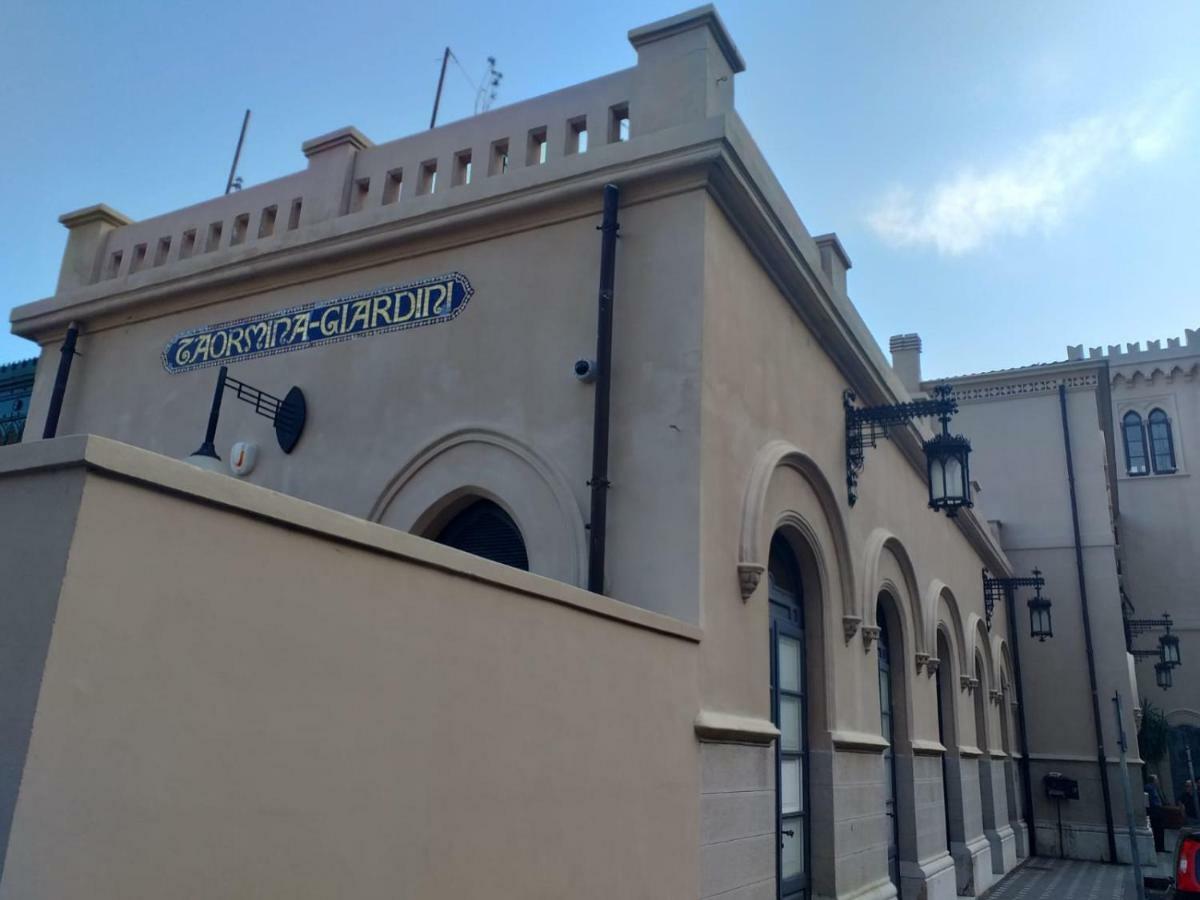 La Maison Doree Giardini Naxos Exterior photo
